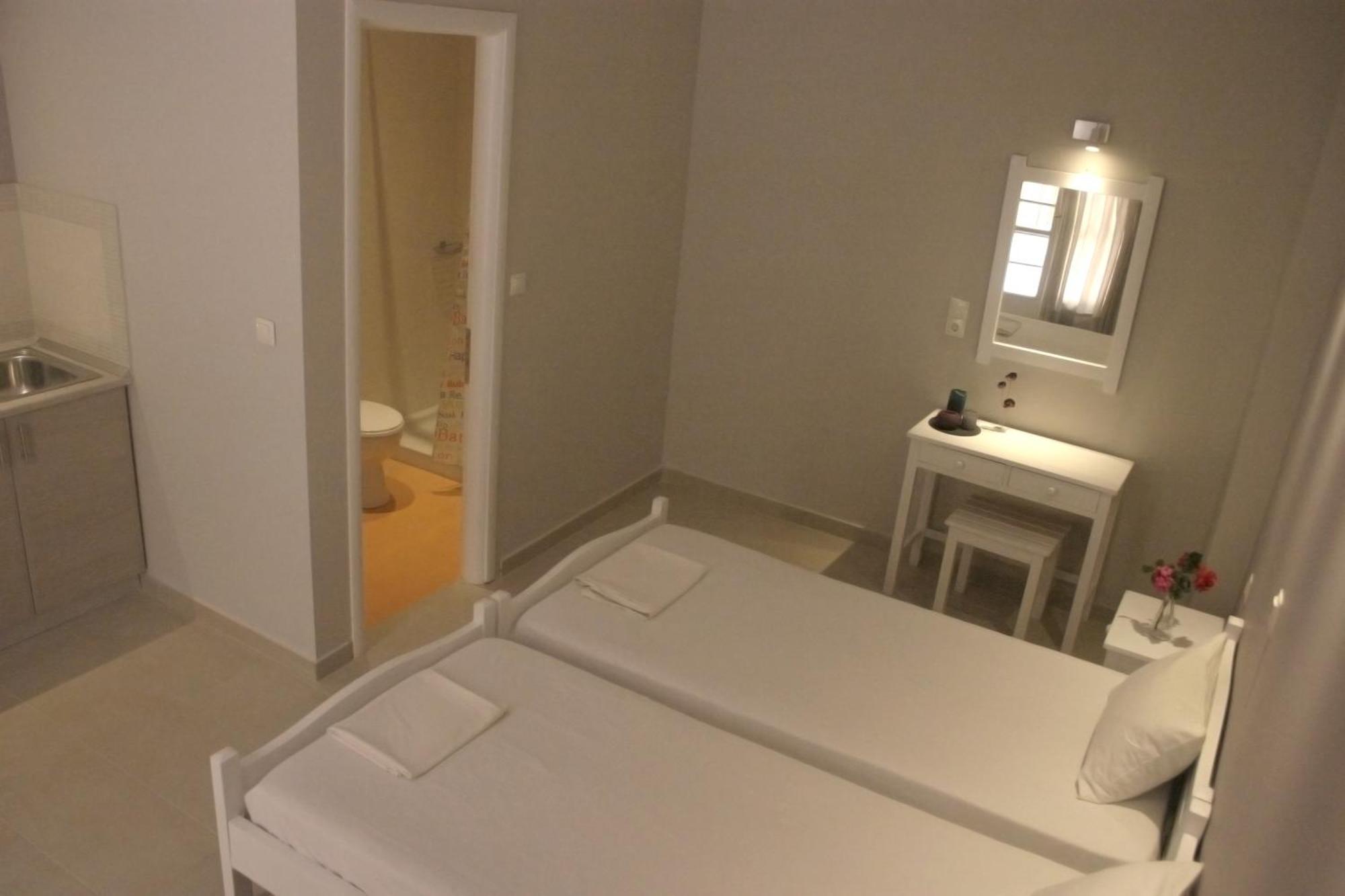 Evgenios Studios Kavos Bilik gambar