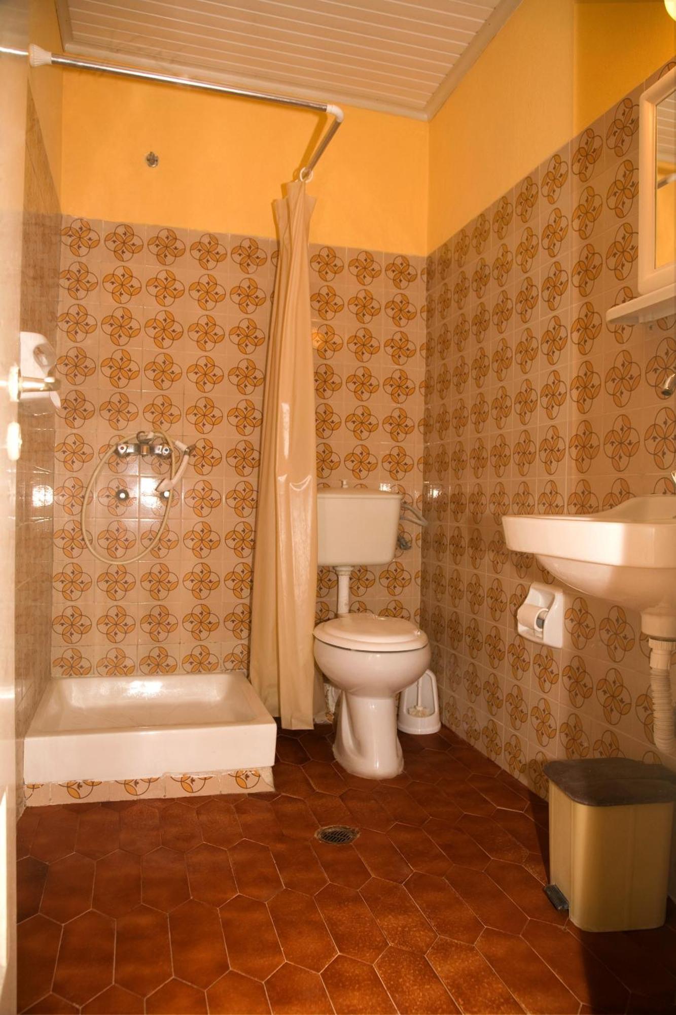 Evgenios Studios Kavos Bilik gambar